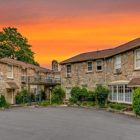 Echo Mountain Inn Hendersonville Bagian luar foto