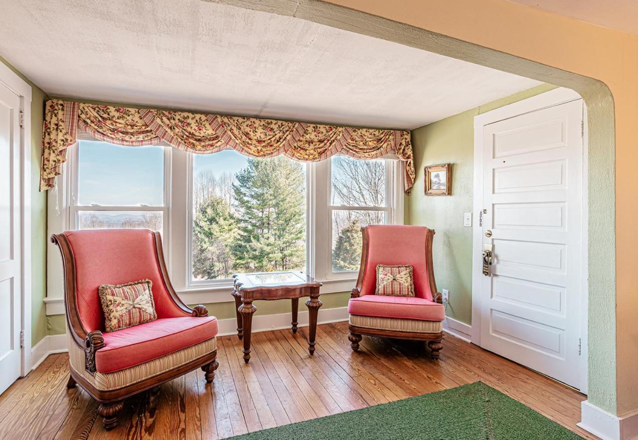 Echo Mountain Inn Hendersonville Bagian luar foto