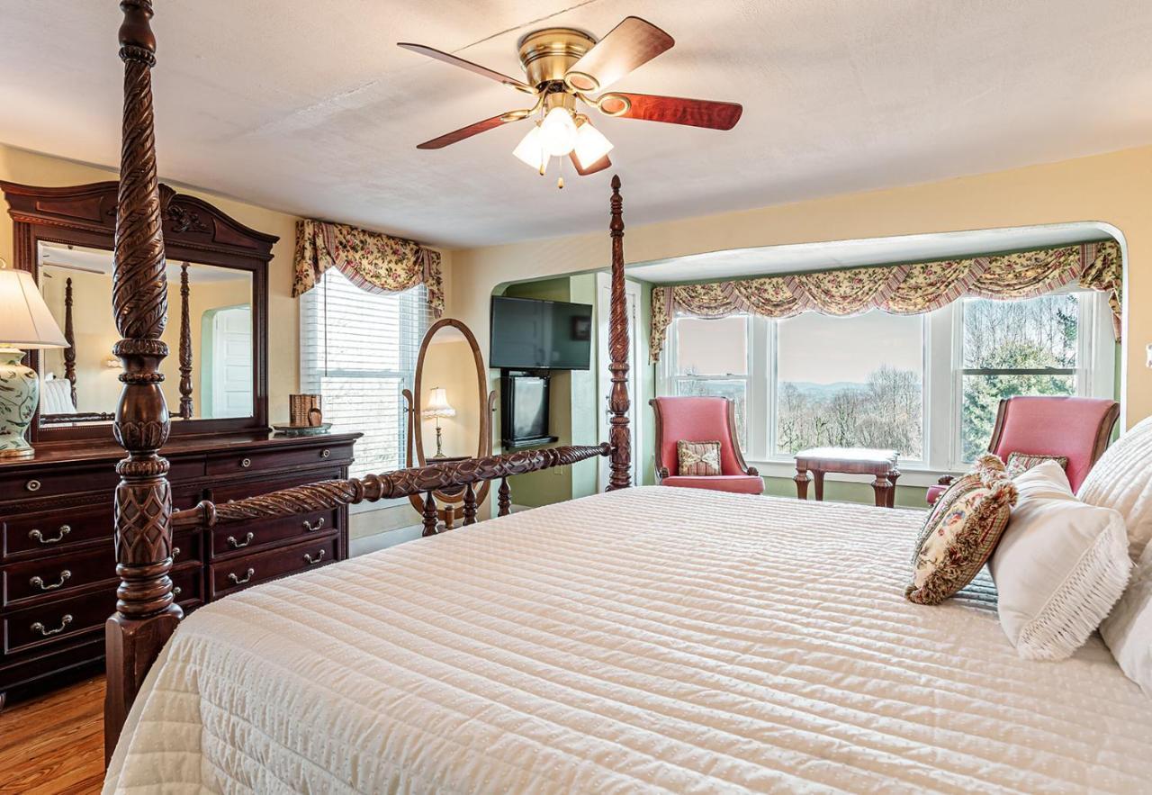 Echo Mountain Inn Hendersonville Bagian luar foto