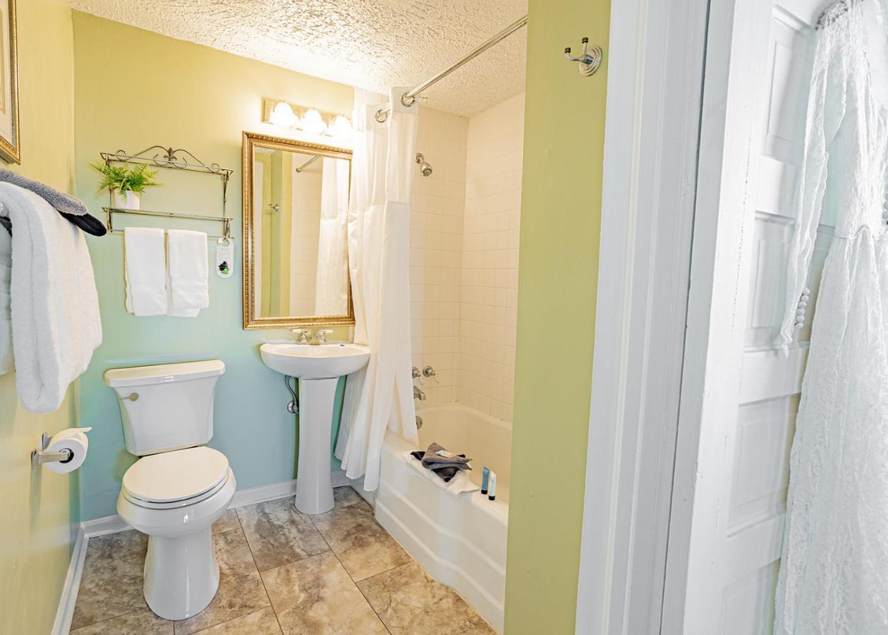 Echo Mountain Inn Hendersonville Bagian luar foto