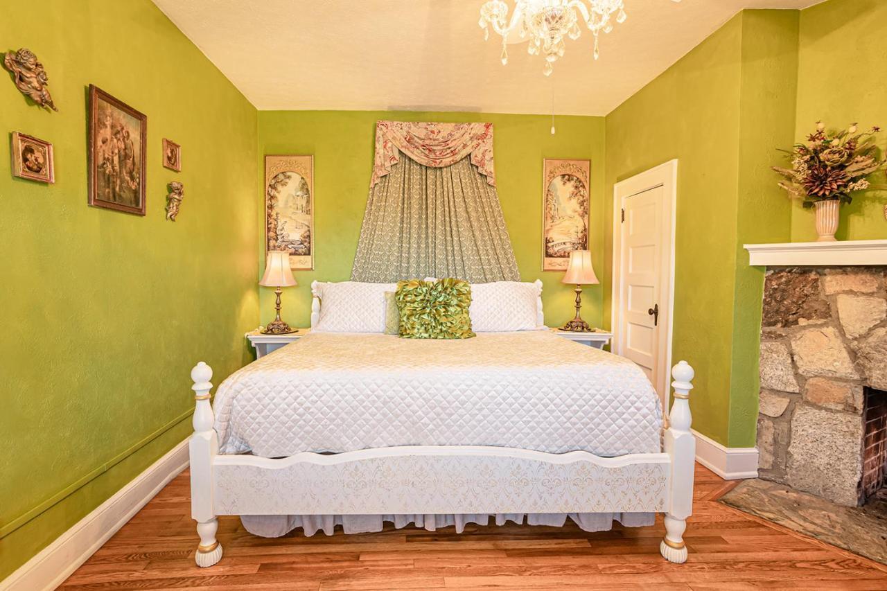 Echo Mountain Inn Hendersonville Bagian luar foto
