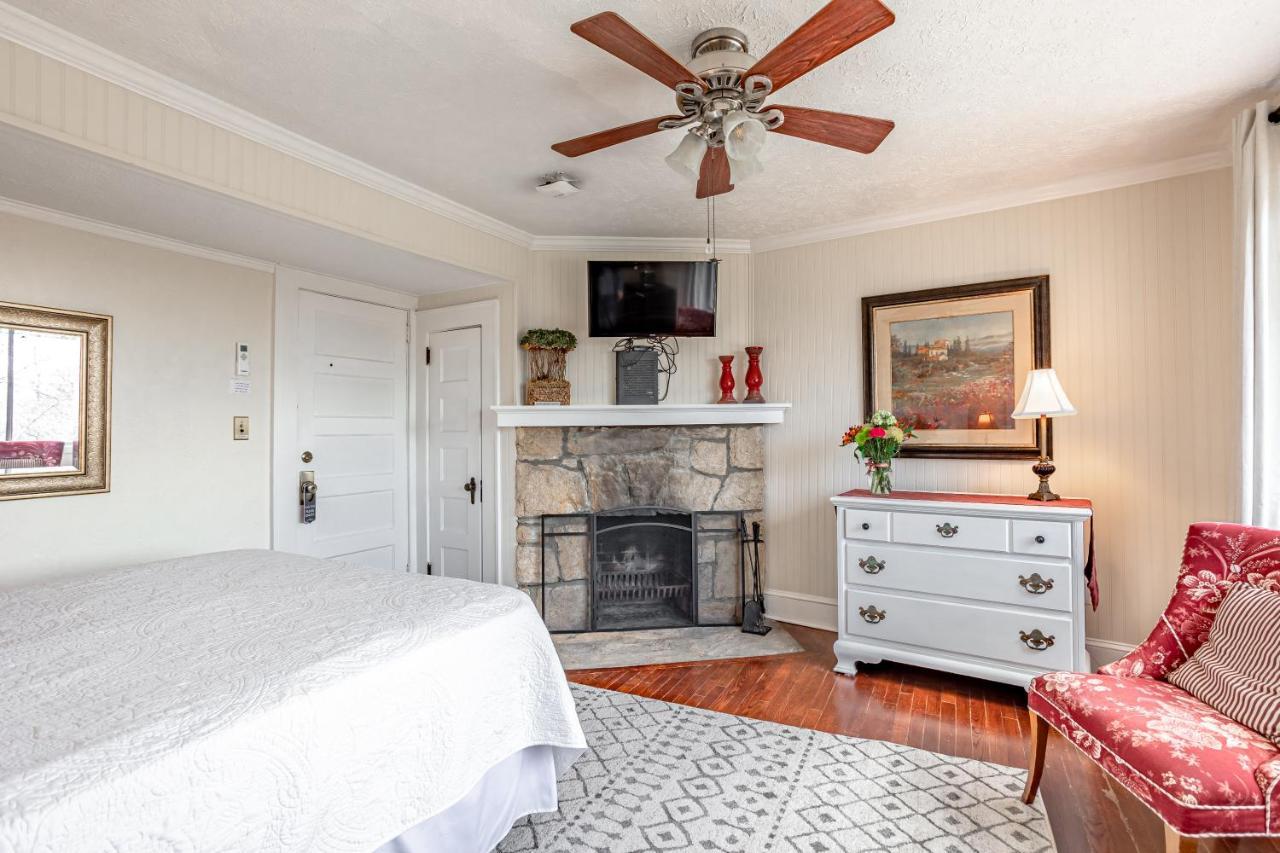 Echo Mountain Inn Hendersonville Bagian luar foto