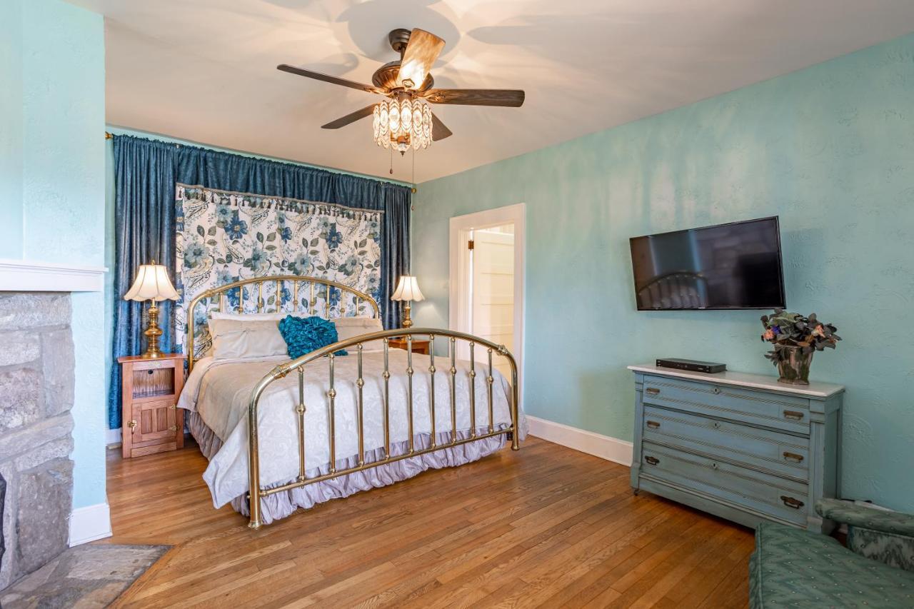 Echo Mountain Inn Hendersonville Bagian luar foto