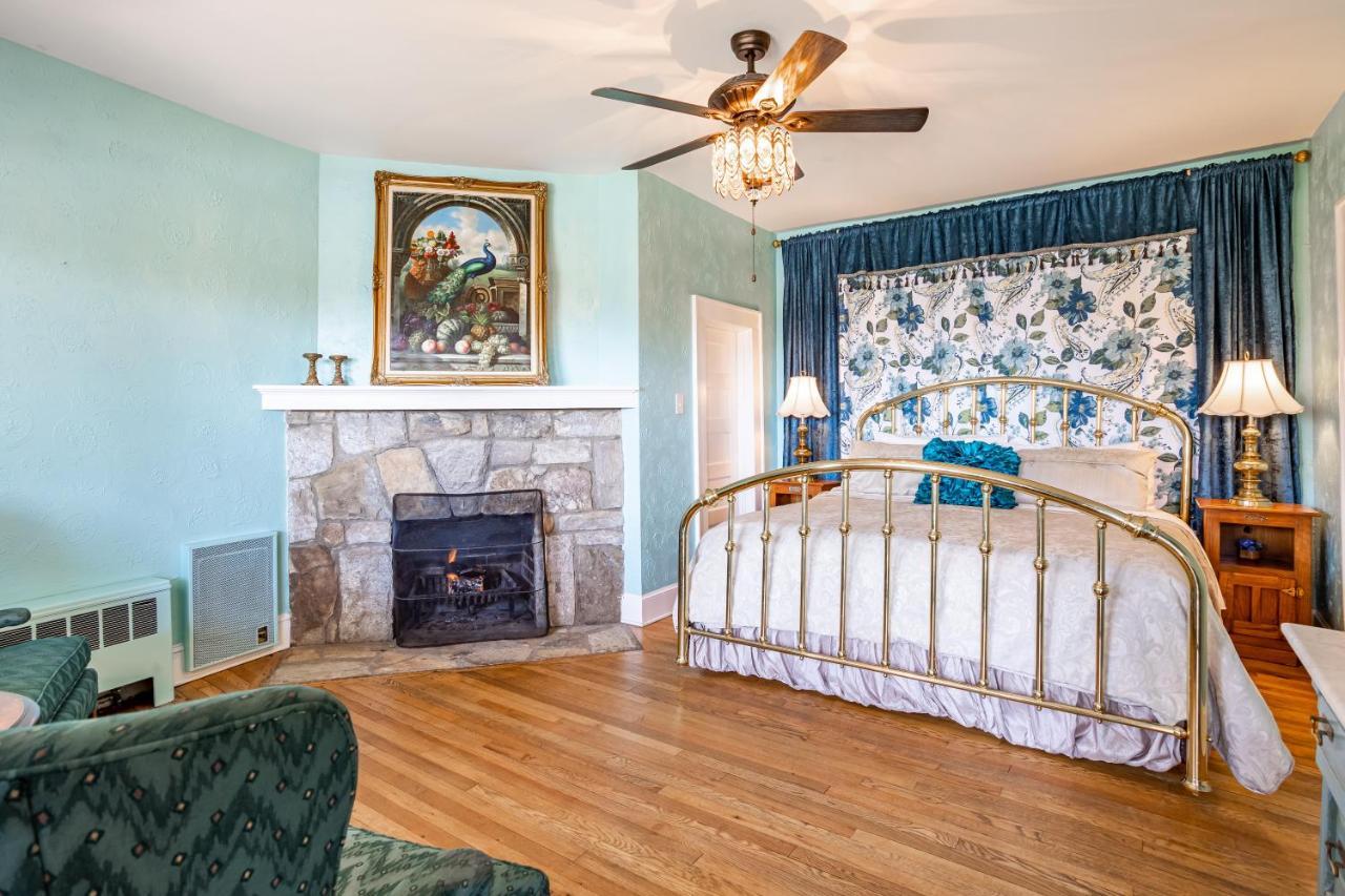 Echo Mountain Inn Hendersonville Bagian luar foto
