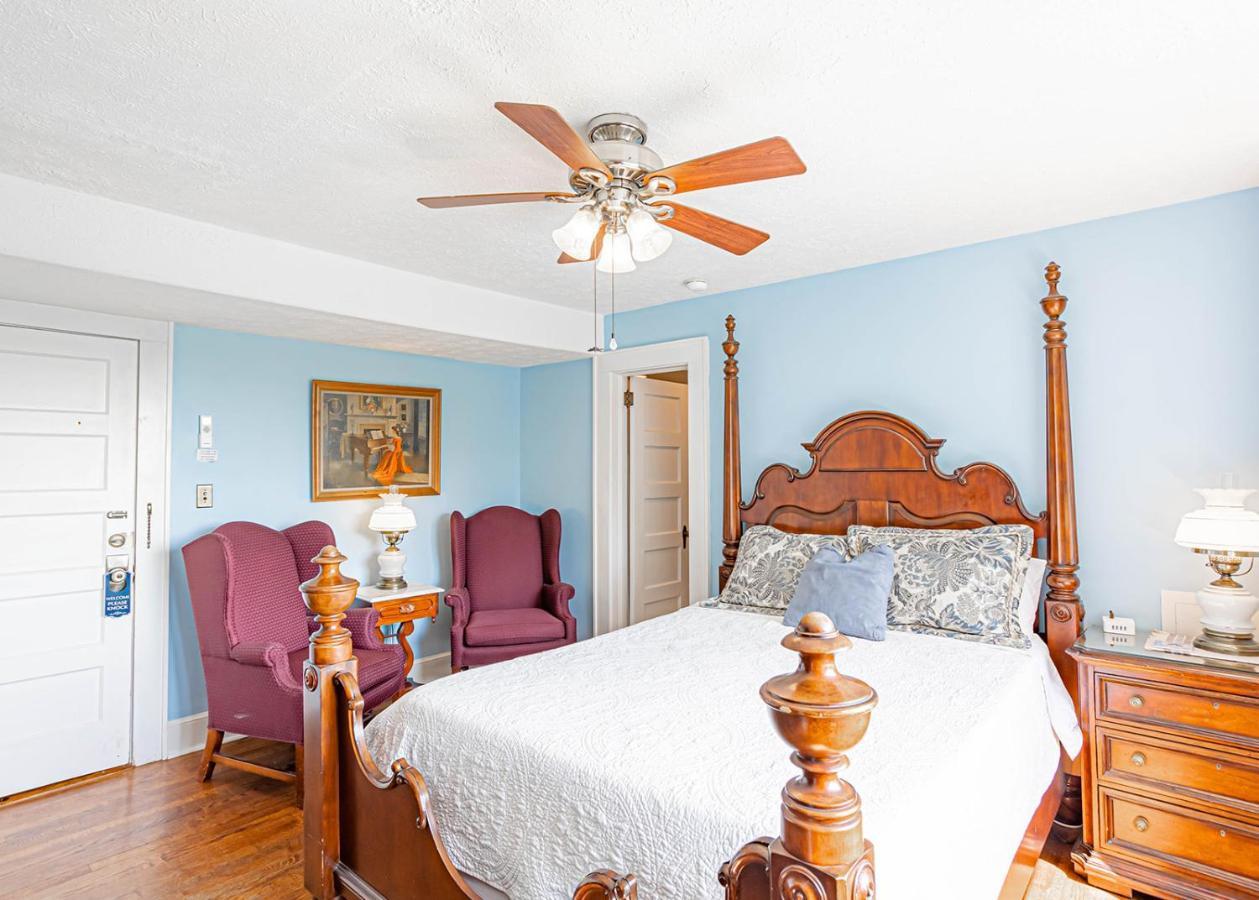 Echo Mountain Inn Hendersonville Bagian luar foto